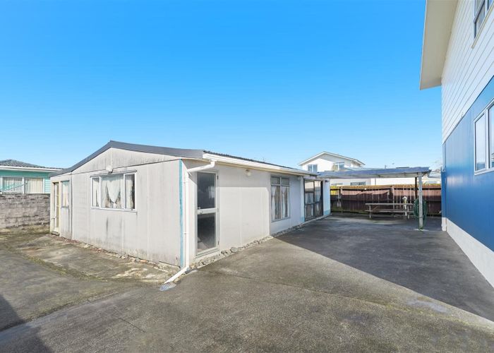  at 10 Tabitha Crescent, Henderson, Waitakere City, Auckland
