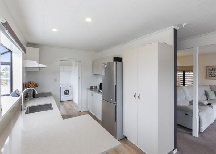  at 64 Effingham Street, North New Brighton, Christchurch City, Canterbury