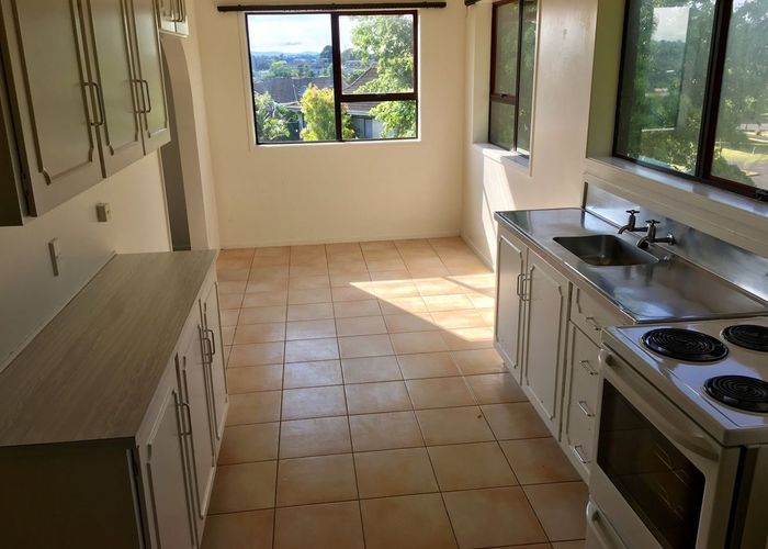  at 15 Olena Avenue, Sunnyhills, Manukau City, Auckland