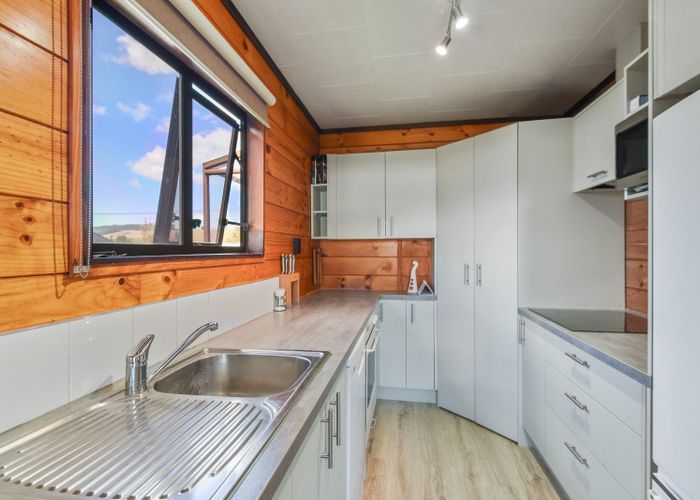  at 2 Bay Grove, Pukehangi, Rotorua