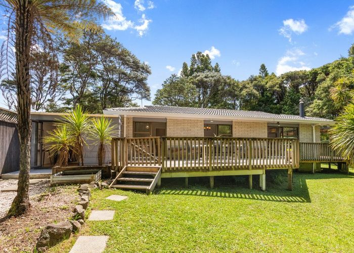  at 2/6 Sonnenberg Way, Titirangi, Waitakere City, Auckland