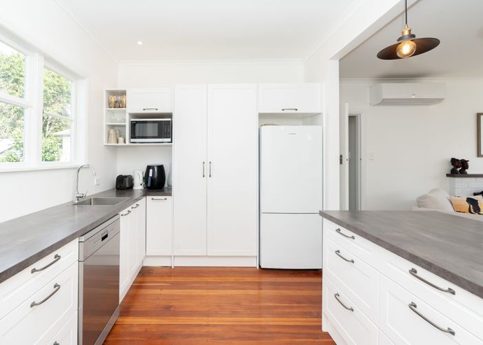  at 2A Bains Avenue, Hamilton East, Hamilton