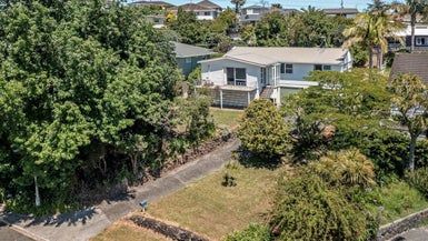  at 7 Shanaway Rise, Hillcrest, Auckland