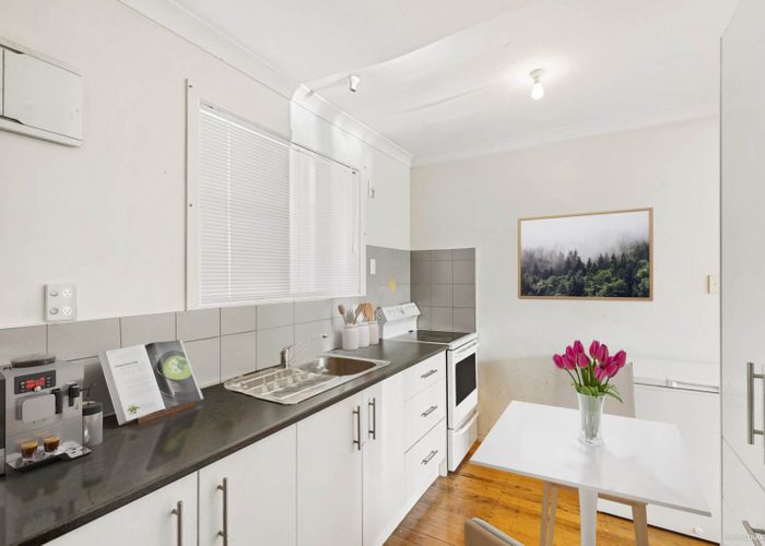  at 2/300 Panama Road, Mount Wellington, Auckland