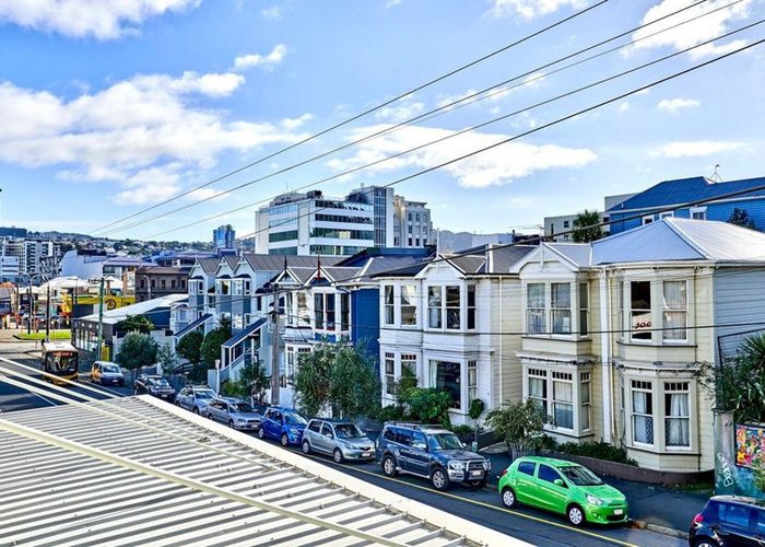  at 4/24 Elizabeth Street, Mount Victoria, Wellington