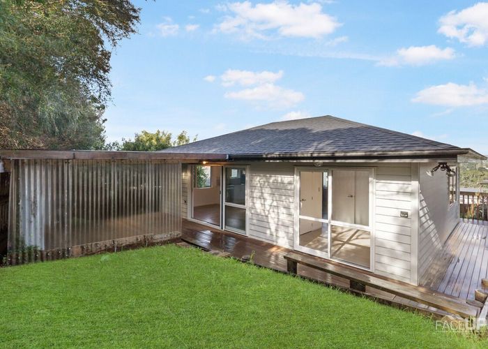  at 4a Worthington Place, West Harbour, Waitakere City, Auckland