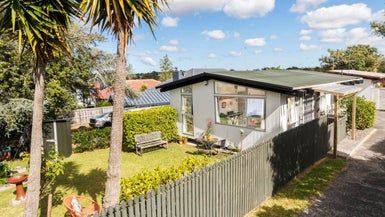  at 1/114A Kervil AVE, Te Atatu Peninsula, Waitakere