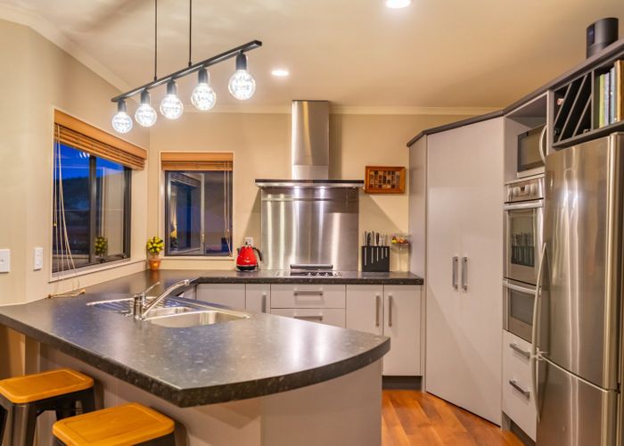  at 4 Aragon Grove, Kingsley Heights, Upper Hutt