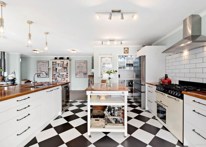  at 5 Drumkeen Place, Rosehill, Papakura