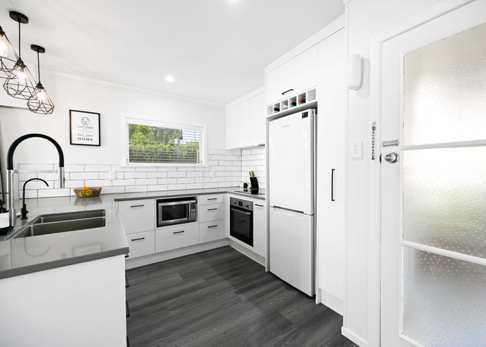  at 10 Thomson Avenue, Dinsdale, Hamilton