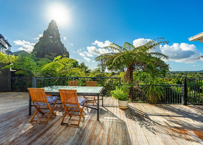  at 1032 Scenic Drive North, Swanson, Waitakere City, Auckland