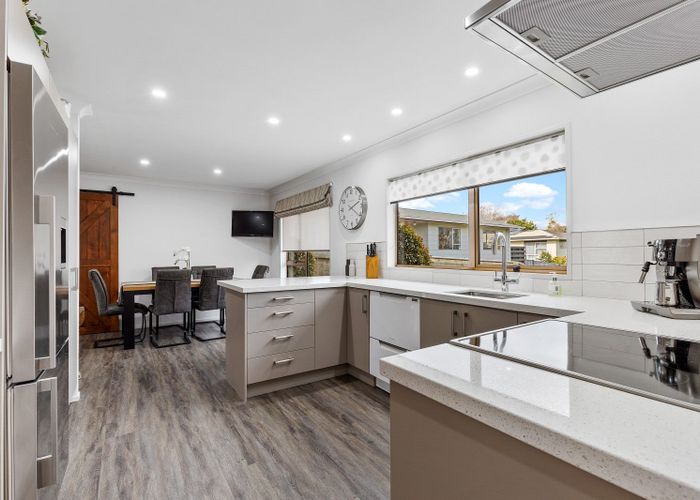  at 32 Haast Place, Awapuni, Palmerston North