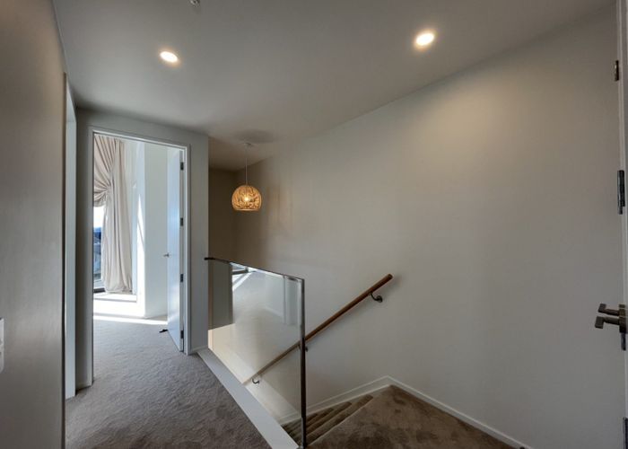  at 27 Dawnhaven Drive, Te Atatu Peninsula, Auckland