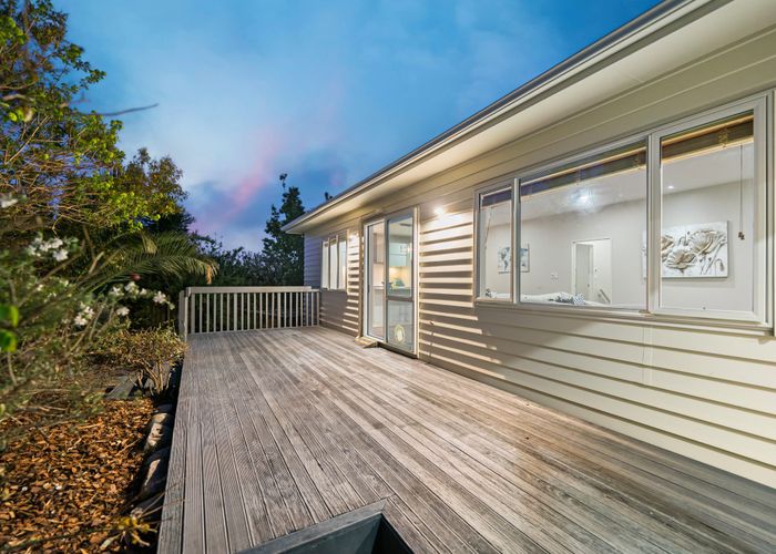  at 2 Jammen Drive, Massey, Auckland