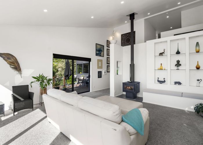  at 16 Morgans Valley, Heathcote, Christchurch City, Canterbury