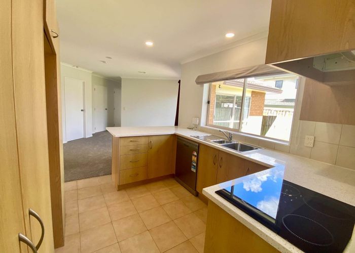  at 2/22 Newry Close, Dannemora, Manukau City, Auckland