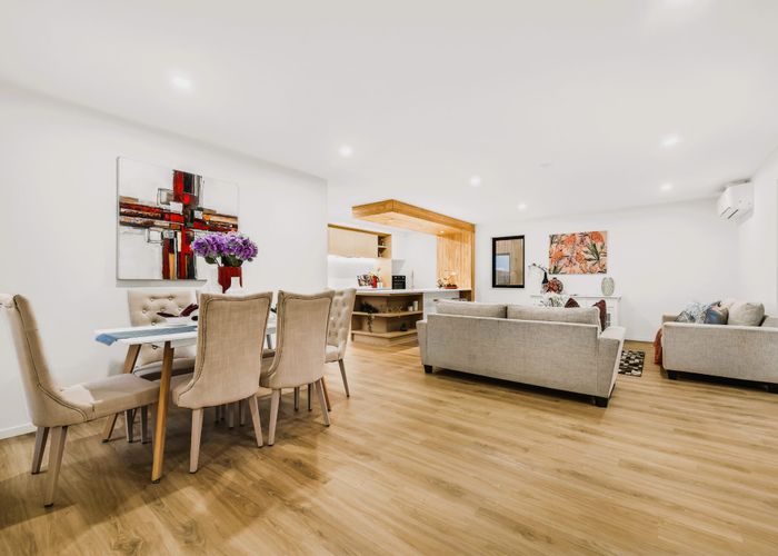  at 5E Crystal Avenue, Glendene, Waitakere City, Auckland