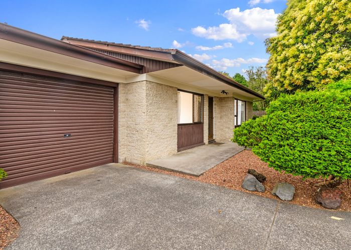  at 2/13 Frank Evans Place, Henderson, Auckland