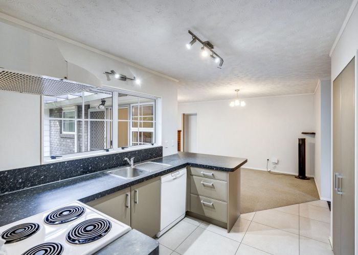  at 4 Alley Place, Taradale, Napier