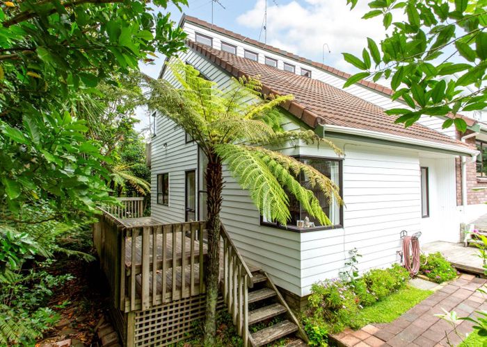  at 2/8 Gray Crescent, Torbay, North Shore City, Auckland