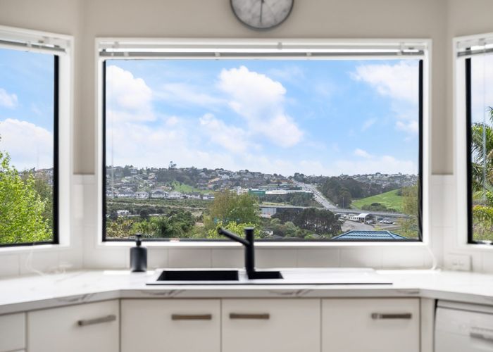  at 11 Pigeonwood Lane, Albany, North Shore City, Auckland