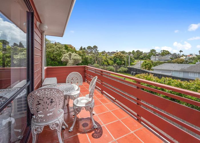 Free property data for 1/10 Channel View Road, Campbells Bay, Auckland