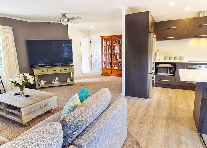  at 19 Heversham Place, Glendene, Waitakere City, Auckland