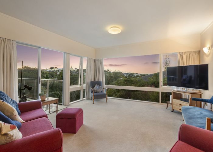  at 1/47 Eastcliffe Road, Castor Bay, Auckland