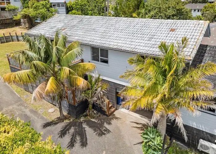  at 2/25 Moire Road, Massey, Waitakere City, Auckland
