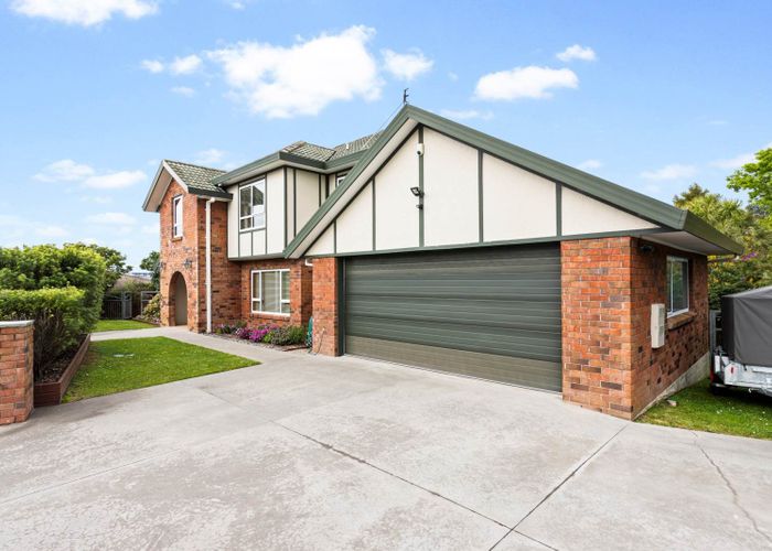  at 27 Oakpark Place, West Harbour, Waitakere City, Auckland