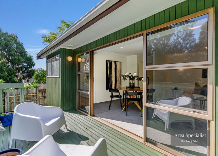  at 3/7 Cezanne Place, New Lynn, Waitakere City, Auckland