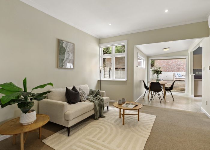  at 74 Para Street, Miramar, Wellington