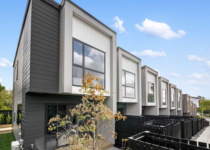  at 12/39 Brandon Road, Glen Eden, Auckland