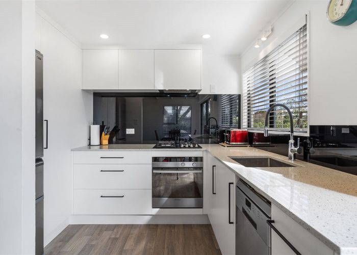  at 3/90 Haverstock Road, Sandringham, Auckland