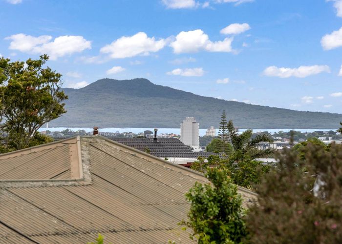  at 463 Glenfield Road, Glenfield, North Shore City, Auckland