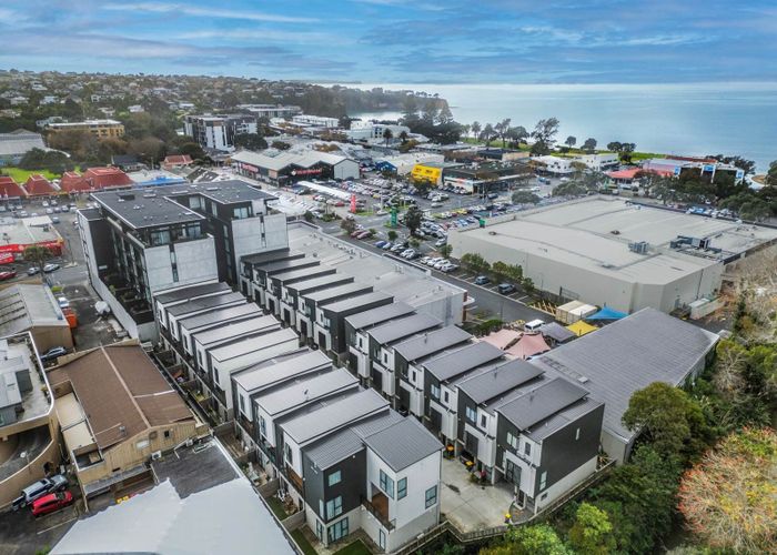  at 18 Mina Way, Browns Bay, North Shore City, Auckland