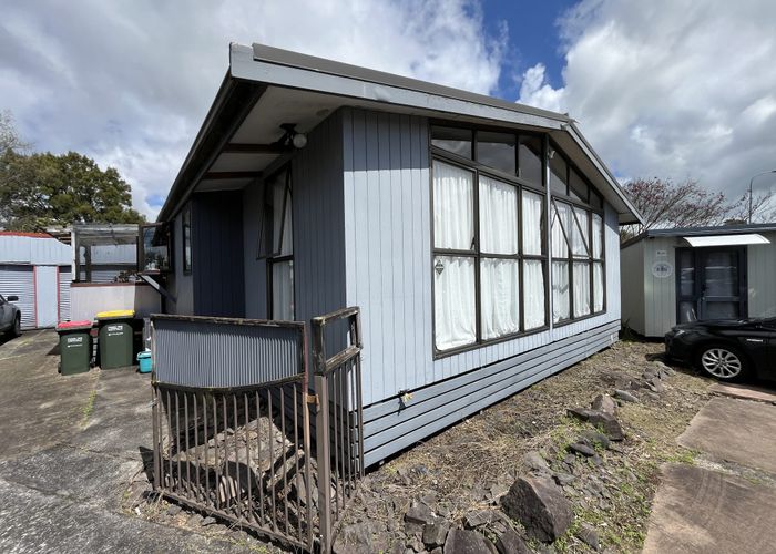  at Hamilton Lake, Hamilton, Waikato