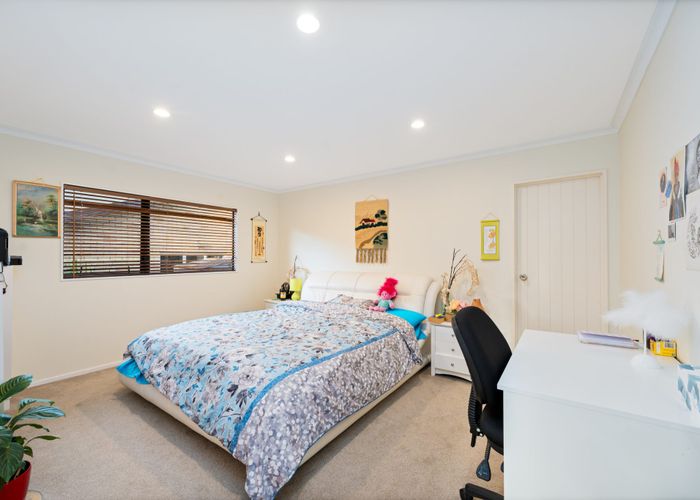  at 37 Virginia Street, Henderson, Waitakere City, Auckland