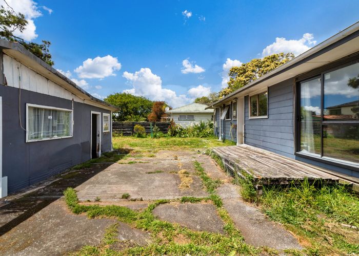  at 31 Border Road, Henderson, Waitakere City, Auckland