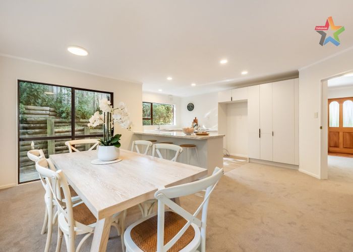  at 14 Shackle Lane, Whitby, Porirua, Wellington