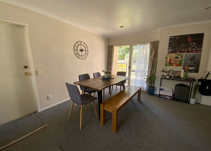  at 2/246 Cascades Road, Botany Downs, Manukau City, Auckland