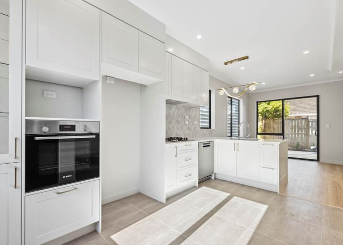  at 8B Andrew Road, Howick, Manukau City, Auckland