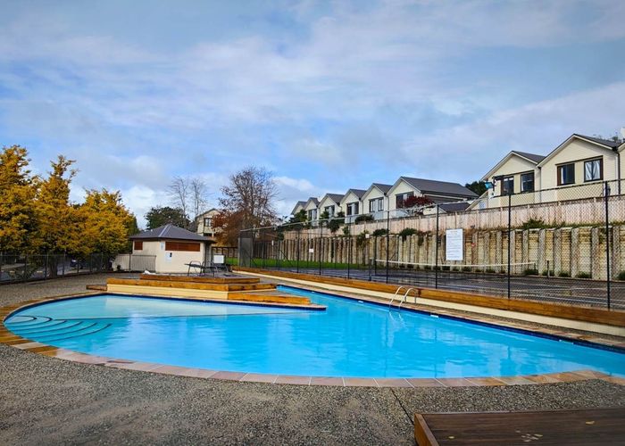  at 10/11 The Avenue, Albany, North Shore City, Auckland
