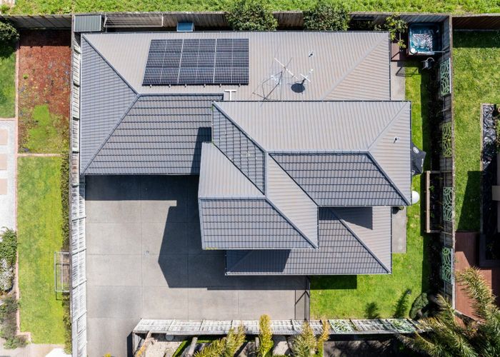  at 16 Durham Heights, Flagstaff, Hamilton