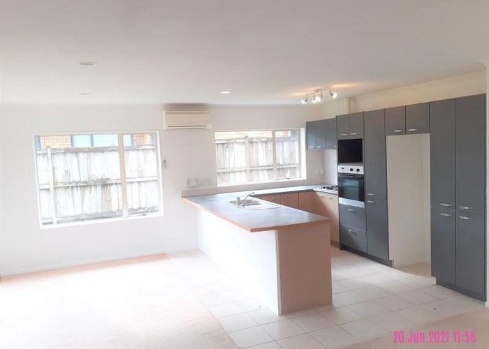  at 32 Sandwick Drive, Weymouth, Manukau City, Auckland