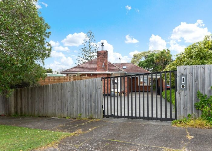  at 24 Trinidad Street, Blockhouse Bay, Auckland