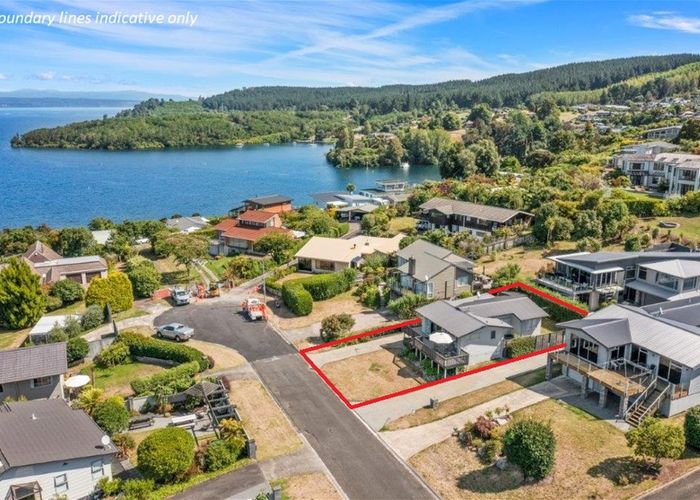  at 2/12 Isobel Street, Acacia Bay, Taupō