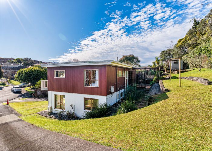  at 18 Wisteria Way, Mairangi Bay, North Shore City, Auckland