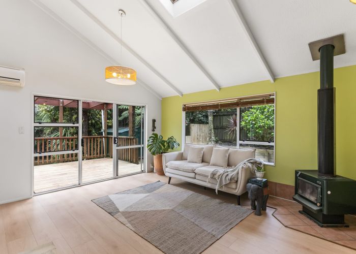  at 3/40 Radiata Lane, Chatswood, Auckland