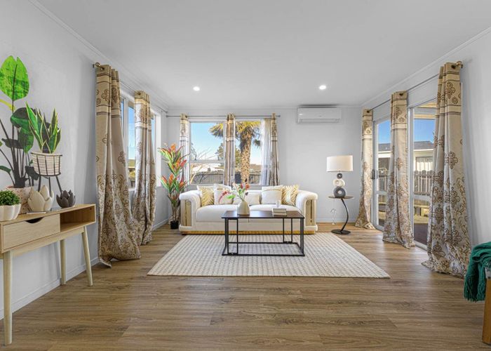  at 2/17 Trimdon Street, Randwick Park, Manukau City, Auckland